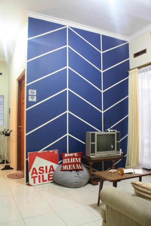 The Attic Bed & Breakfast Bandung Exterior foto