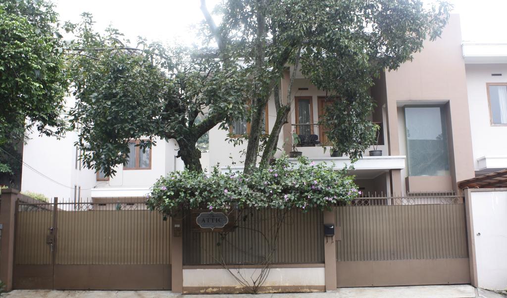 The Attic Bed & Breakfast Bandung Exterior foto