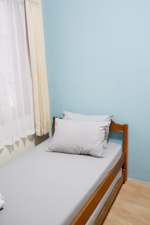 The Attic Bed & Breakfast Bandung Exterior foto