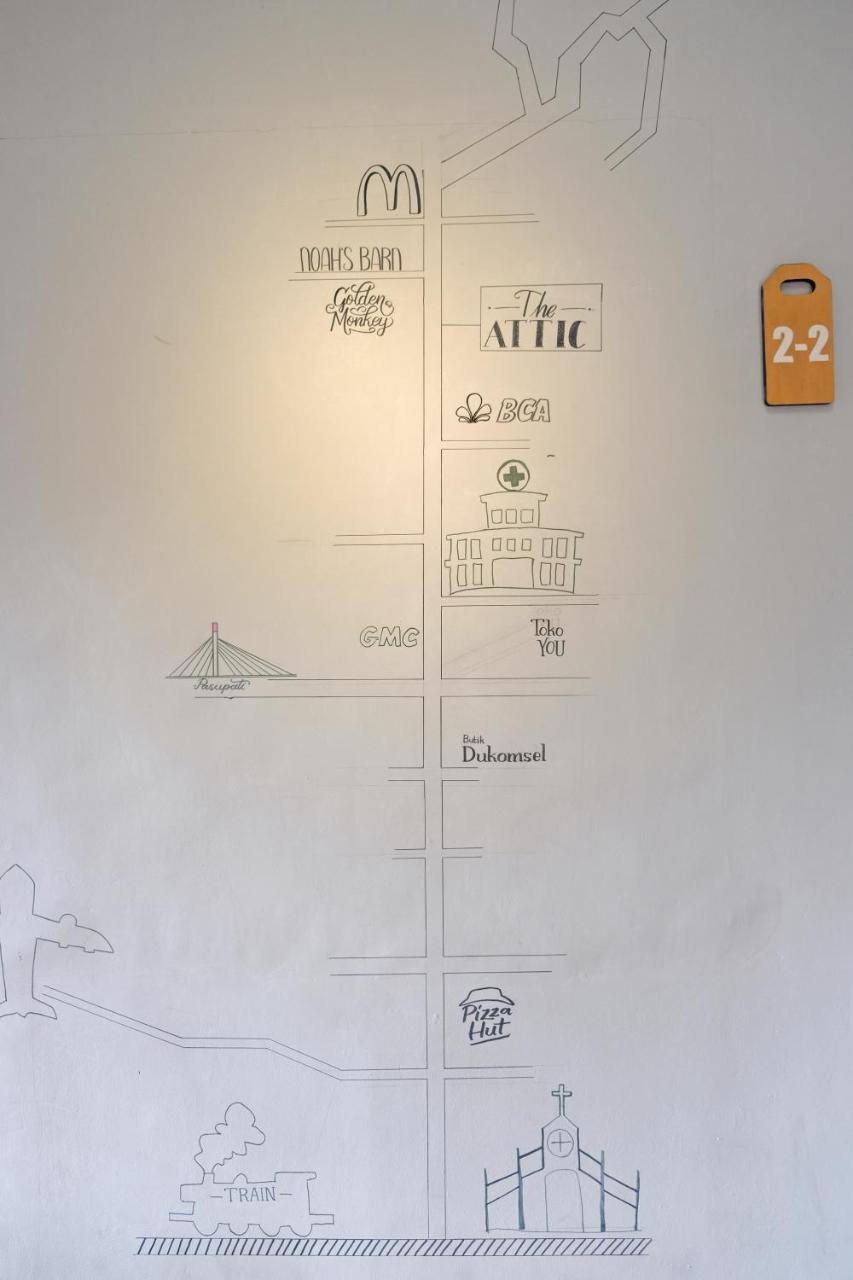 The Attic Bed & Breakfast Bandung Exterior foto