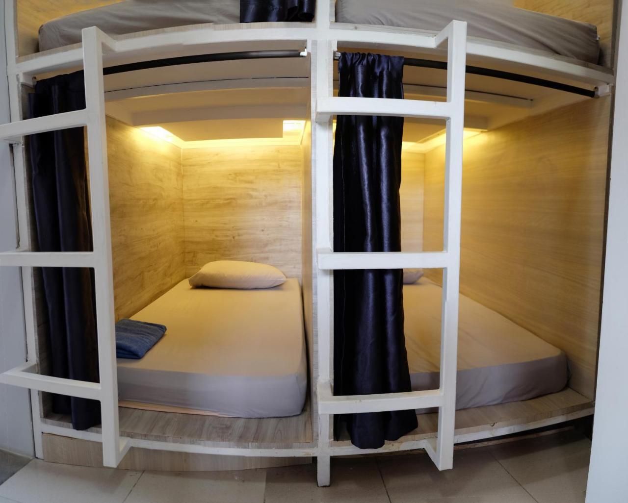 The Attic Bed & Breakfast Bandung Exterior foto