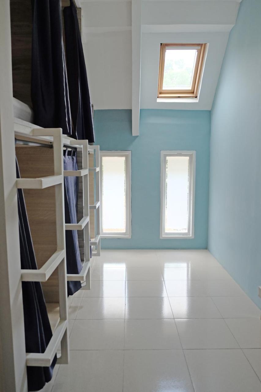 The Attic Bed & Breakfast Bandung Exterior foto